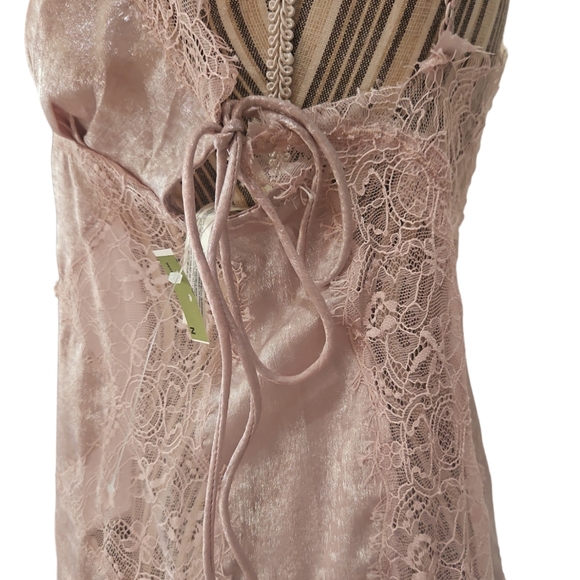 Free People Intimately Women Pink Satin Boho Shimmer  Cami Tank Top Size XS/L - Picture 10 of 15